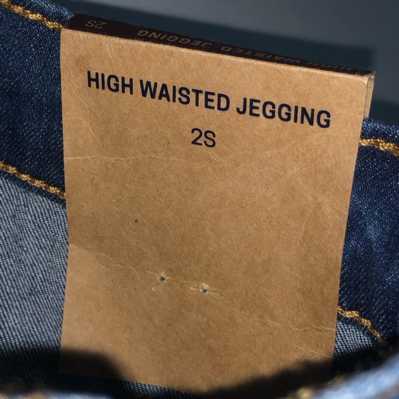 Aeropostale Ripped Skinny Jeans| Small, blue and stretchy to fitting size! - Picture 3 of 4